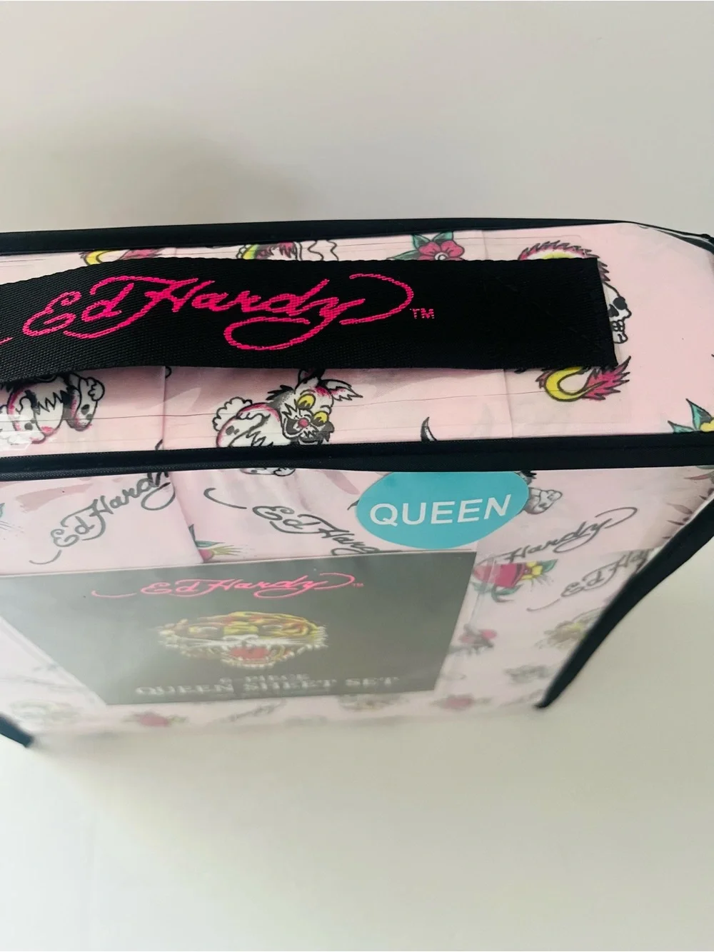 Ed Hardy Pink Queen Size Sheet Set DEH Bunny Skull & Crossbones Heart Flower Bat